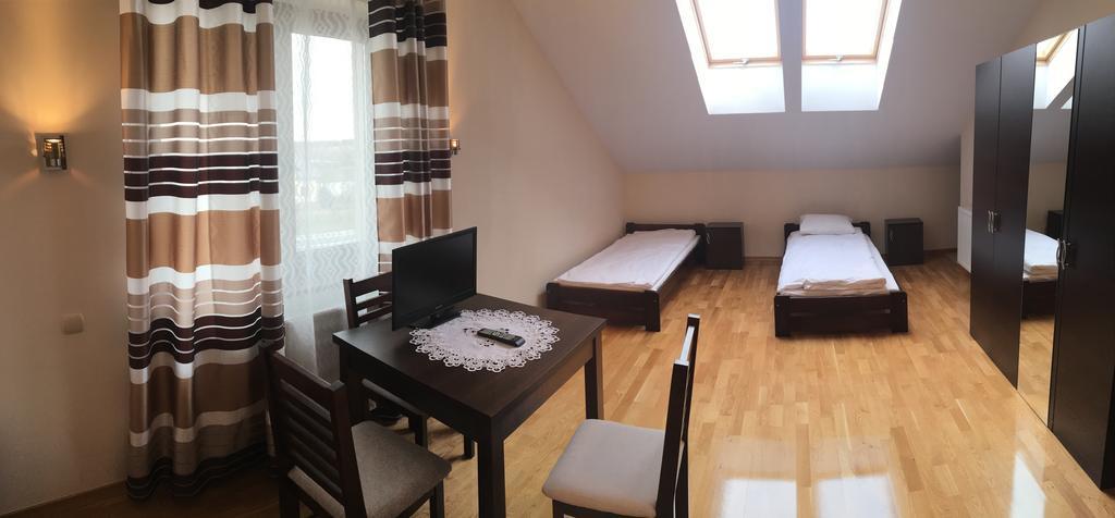 Noclegi Julia Stopnica Pacanow Mietel Exteriér fotografie